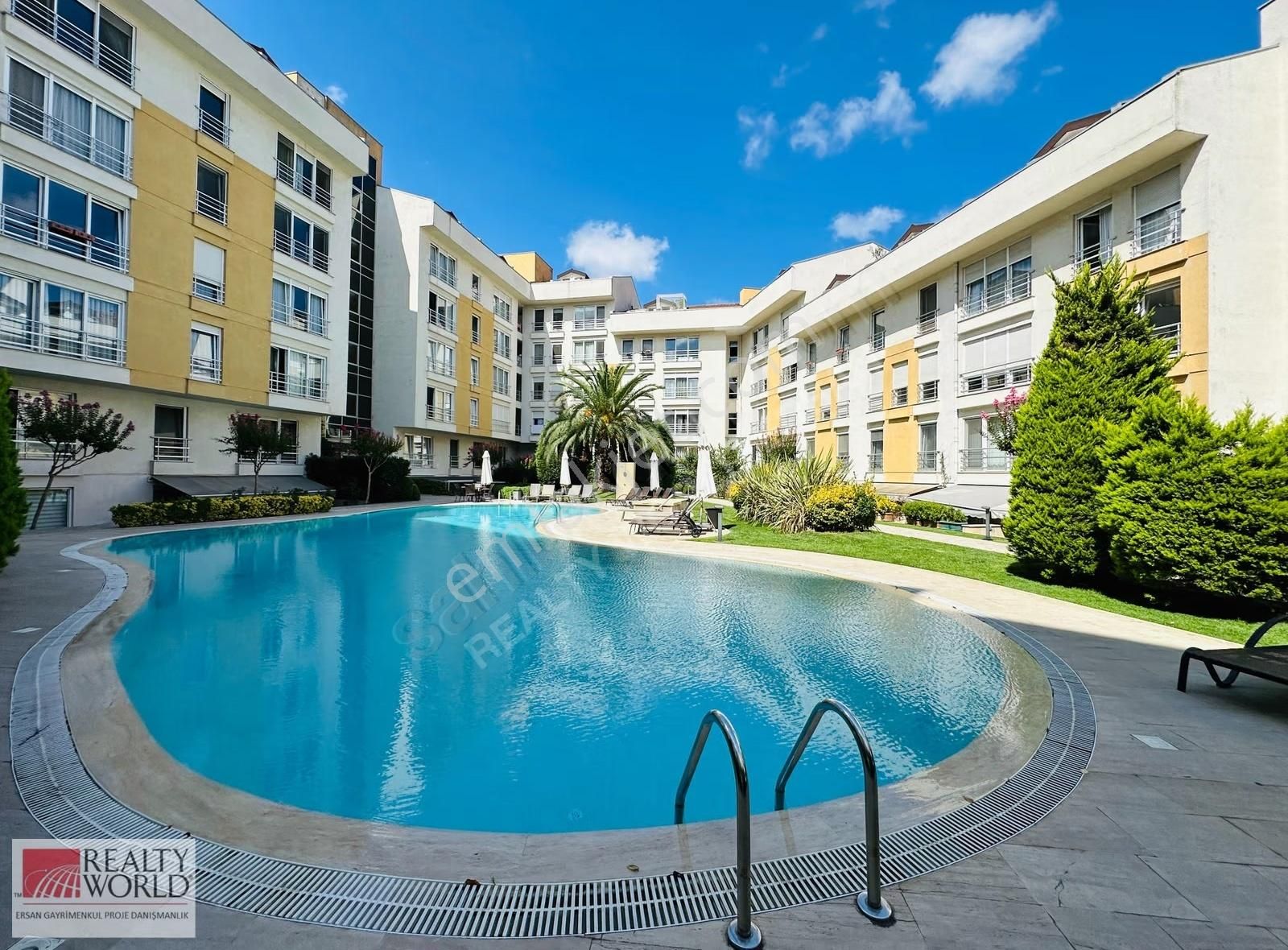 Eyüp Göktürk'te İst. Cad. Üzeri Sitede 2+1 150m2 Kiralık Arakat