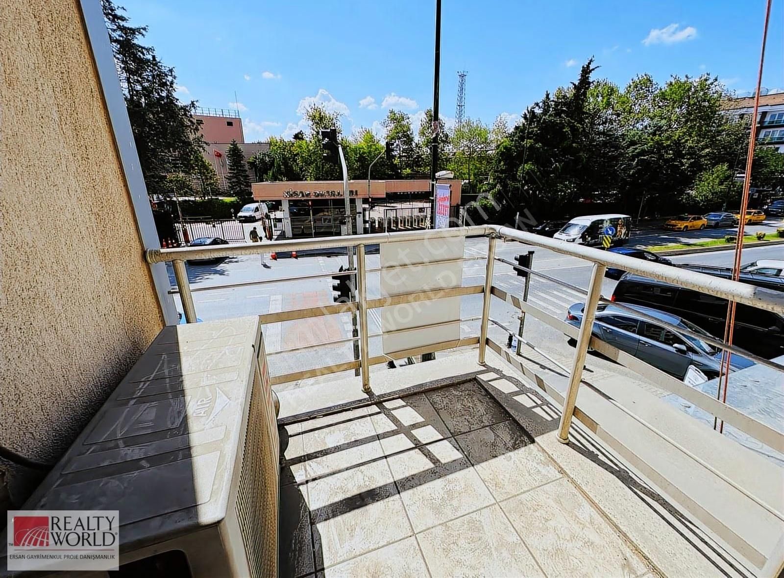 Eyüp Göktürk'te İst. Cad. Üzeri Sitede 2+1 150m2 Kiralık Arakat - Görsel 2