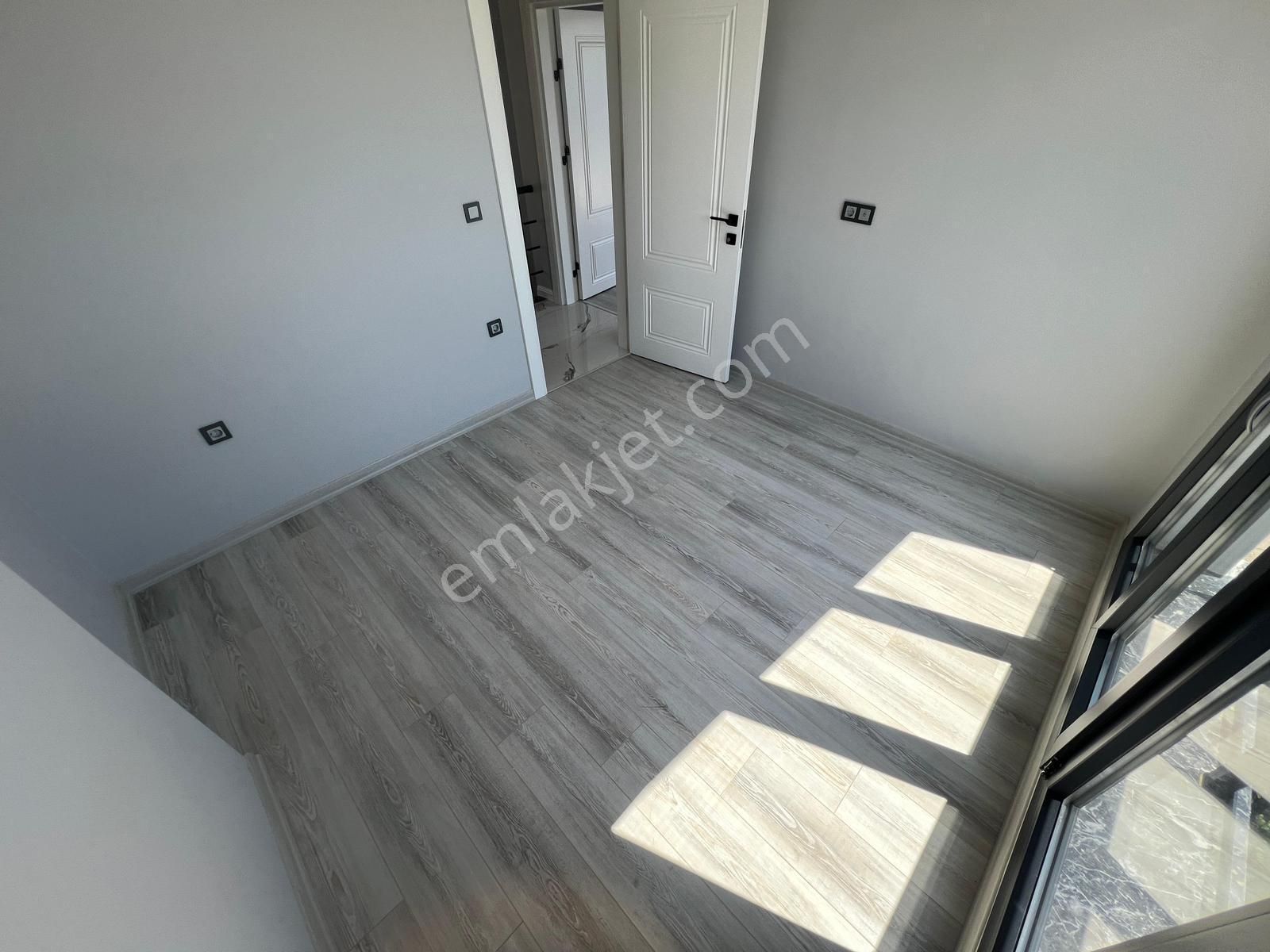 Güçlü Kardeşler Altınoluk'ta Lüks 3+1 Full Manzaralı Dublex - Görsel 30