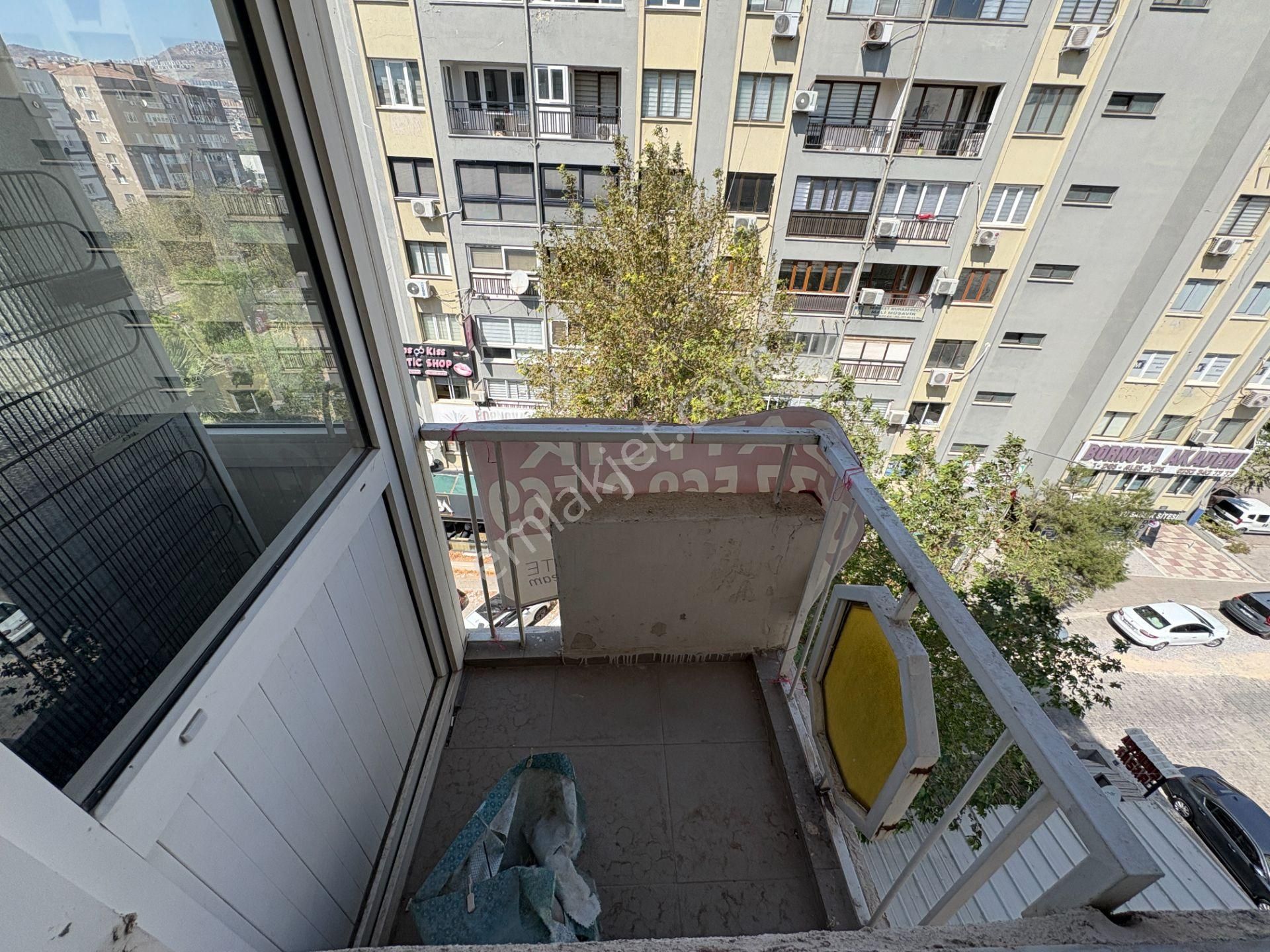 Bornova Gediz Cad. Üzeri Satılık Arakat 3+1 - Görsel 17