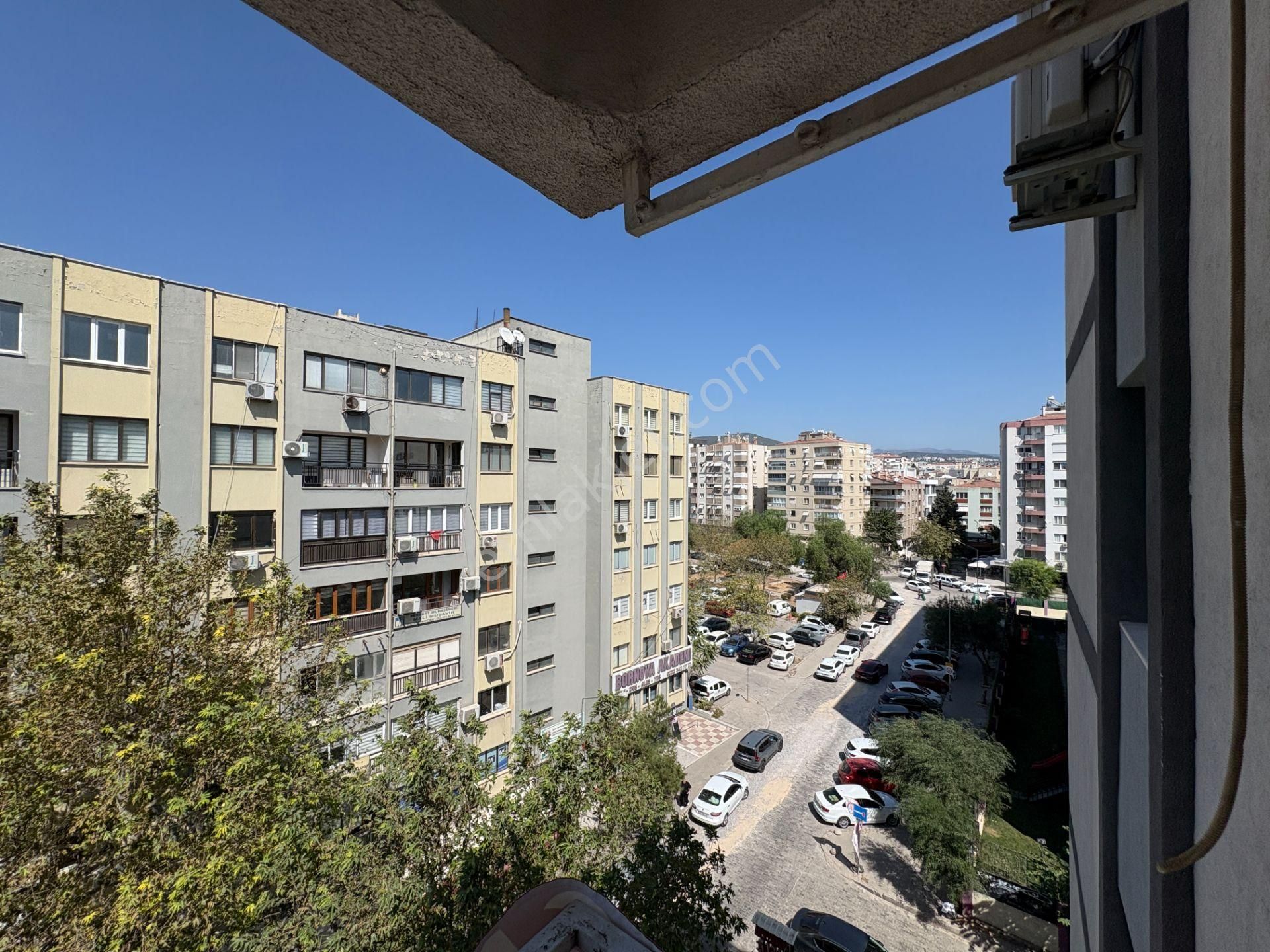 Bornova Gediz Cad. Üzeri Satılık Arakat 3+1 - Görsel 18