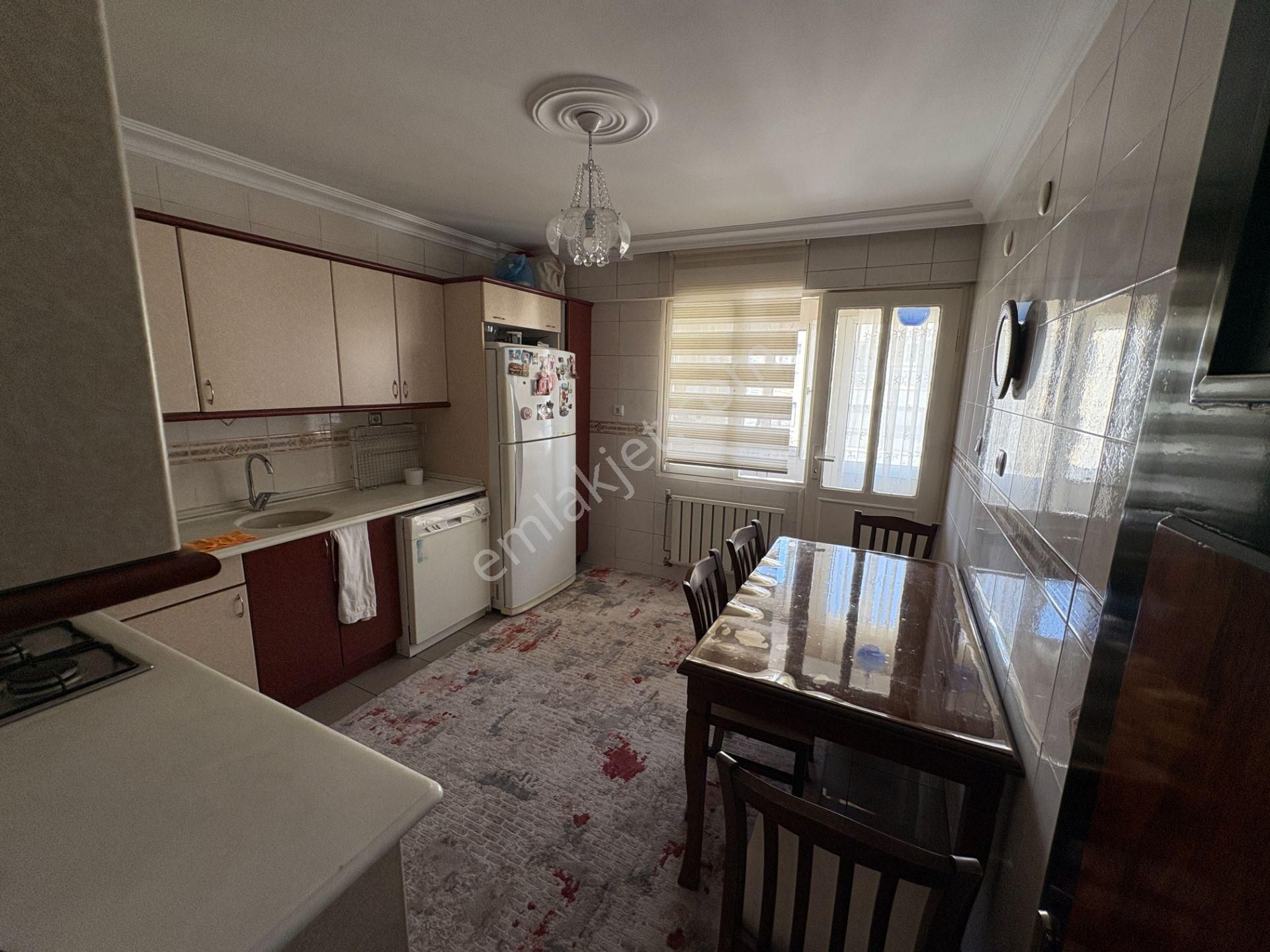 Bornova Gediz Cad. Üzeri Satılık Arakat 3+1 - Görsel 11