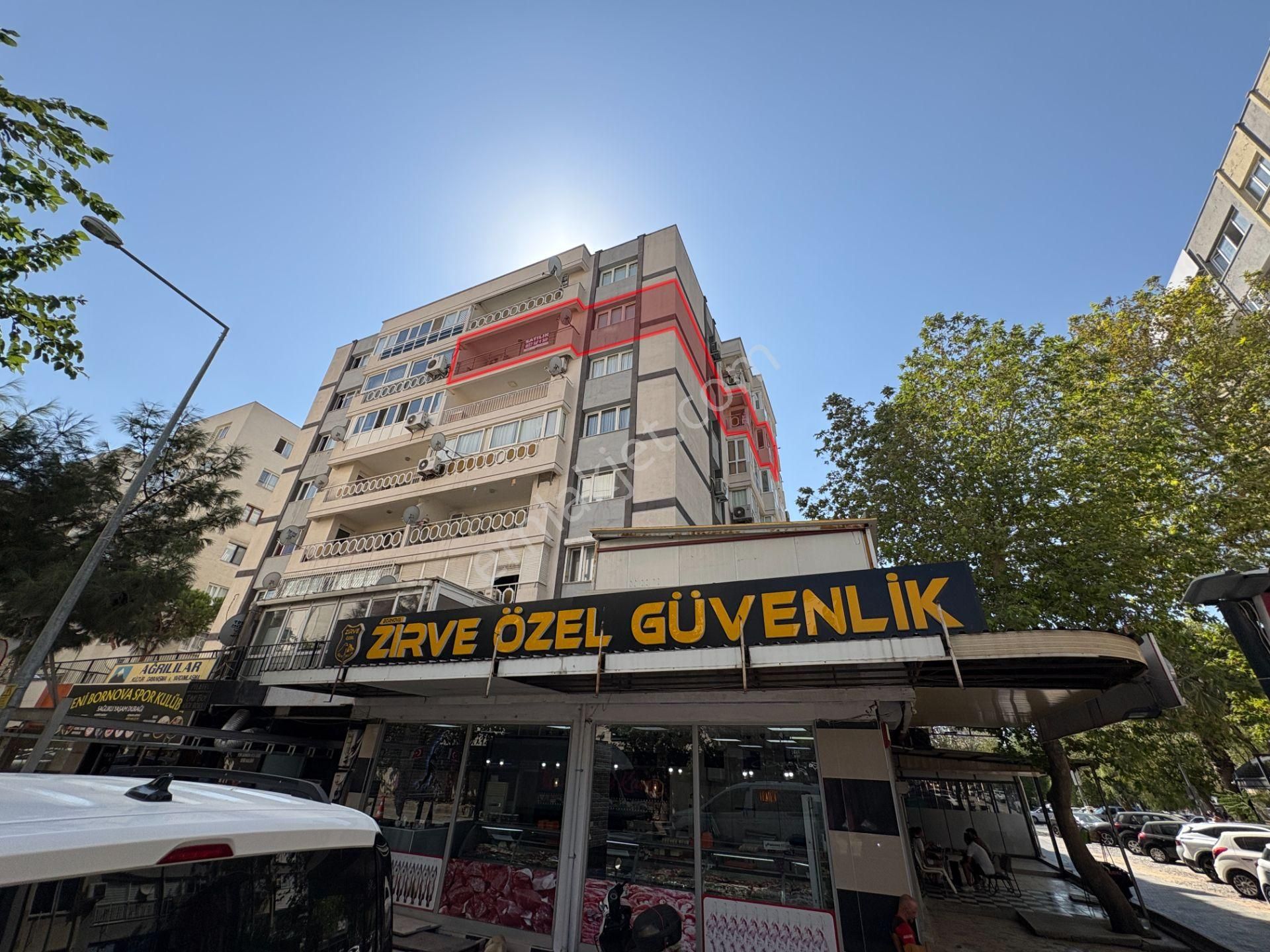 Bornova Gediz Cad. Üzeri Satılık Arakat 3+1