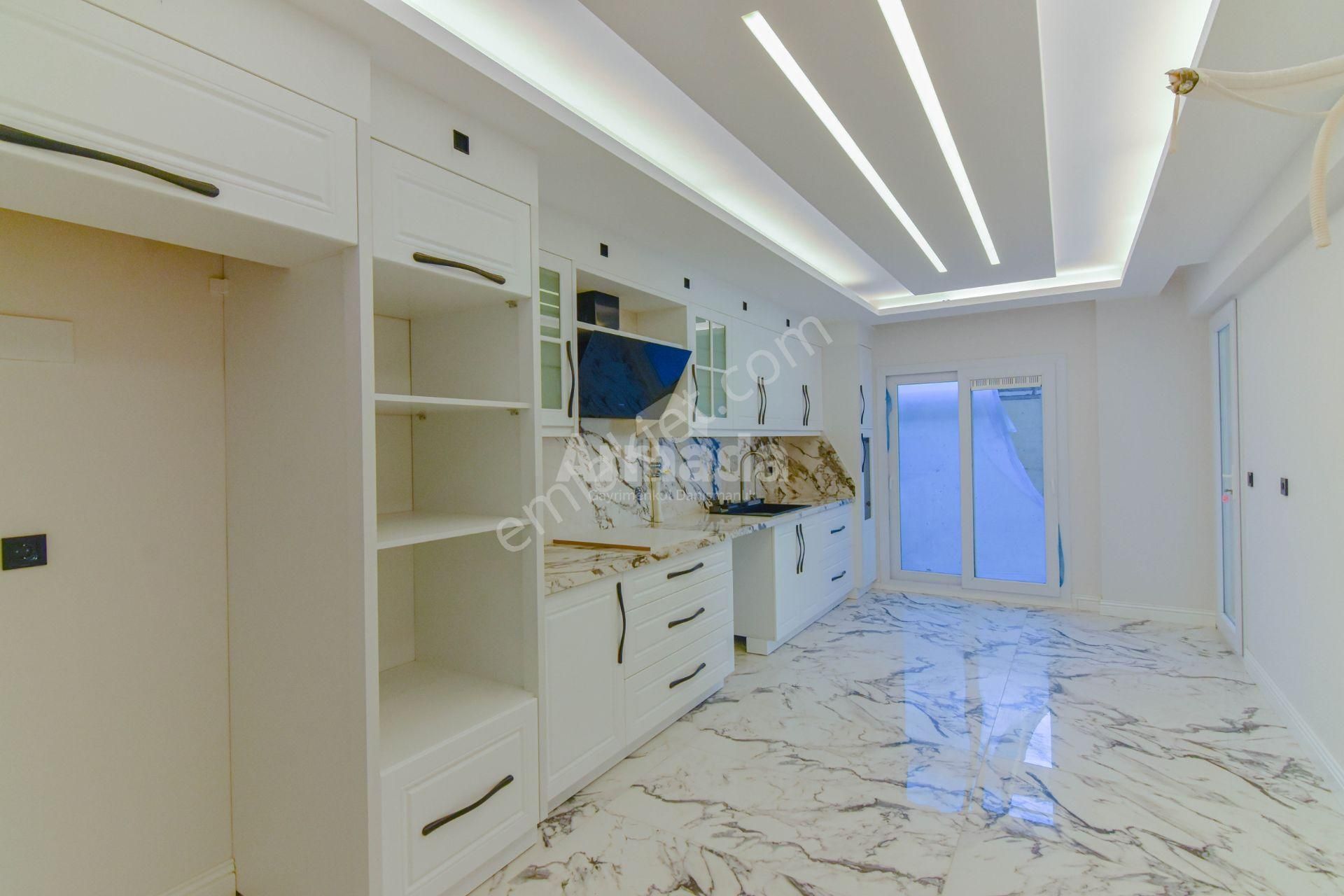 Kuşadası Ege Mahallesi'nde 3+1 Bahçeli Daire - Görsel 5