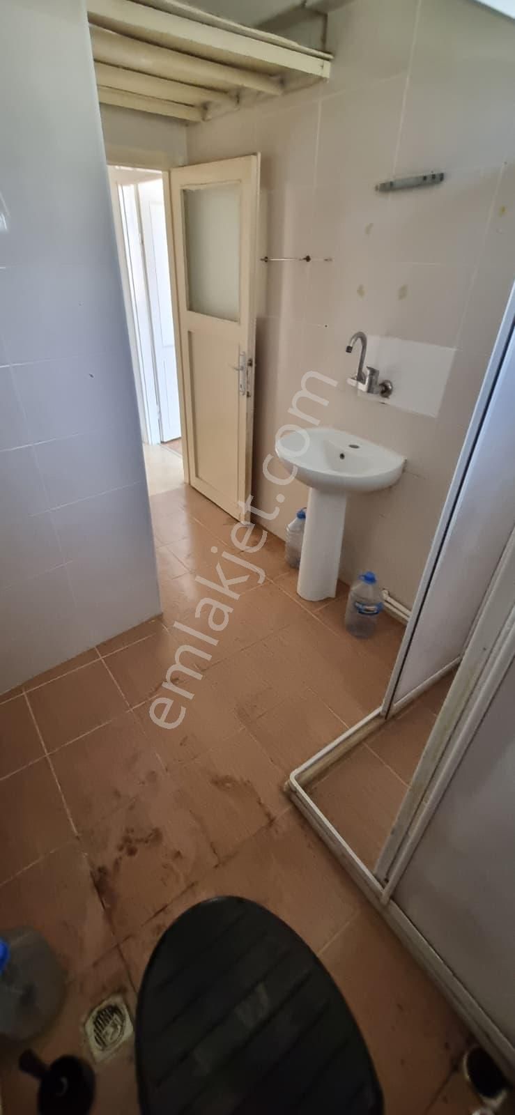 Ümraniye Sütçü İmam Caddesinde 2+1 Geniş Kiralık Daire - Görsel 17