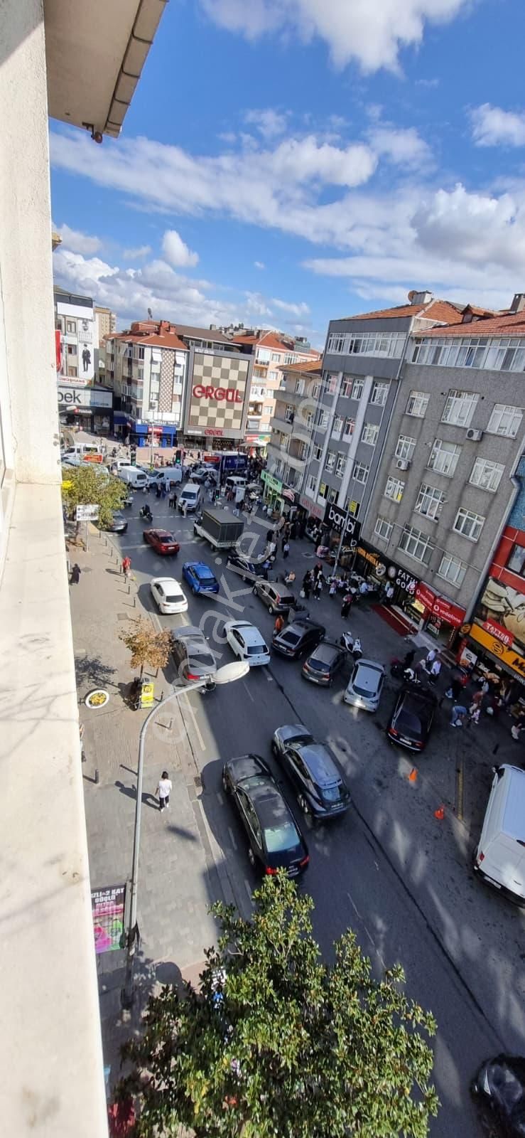 Ümraniye Sütçü İmam Caddesinde 2+1 Geniş Kiralık Daire - Görsel 4