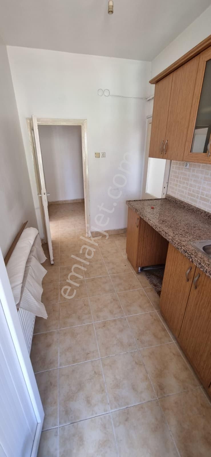 Ümraniye Sütçü İmam Caddesinde 2+1 Geniş Kiralık Daire - Görsel 31