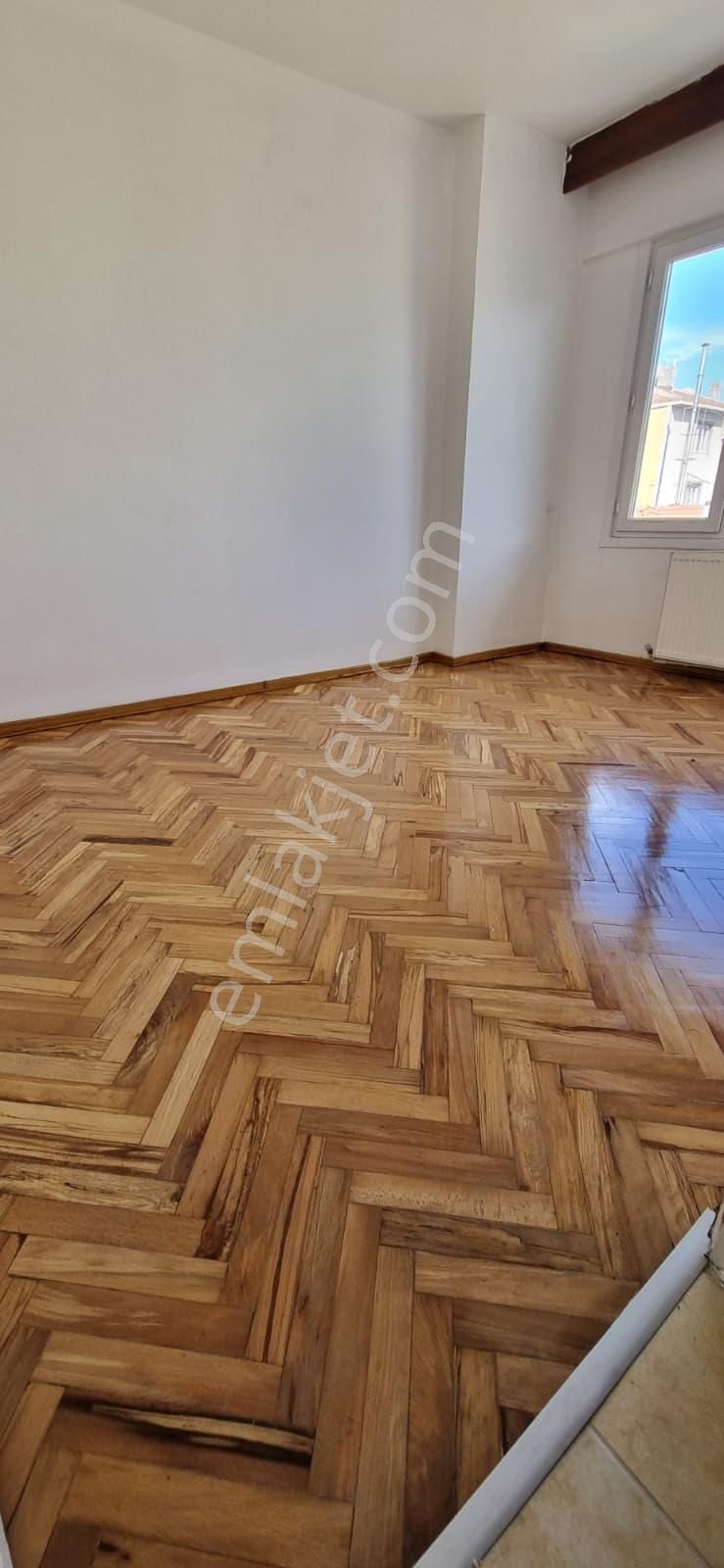 Ümraniye Sütçü İmam Caddesinde 2+1 Geniş Kiralık Daire - Görsel 14