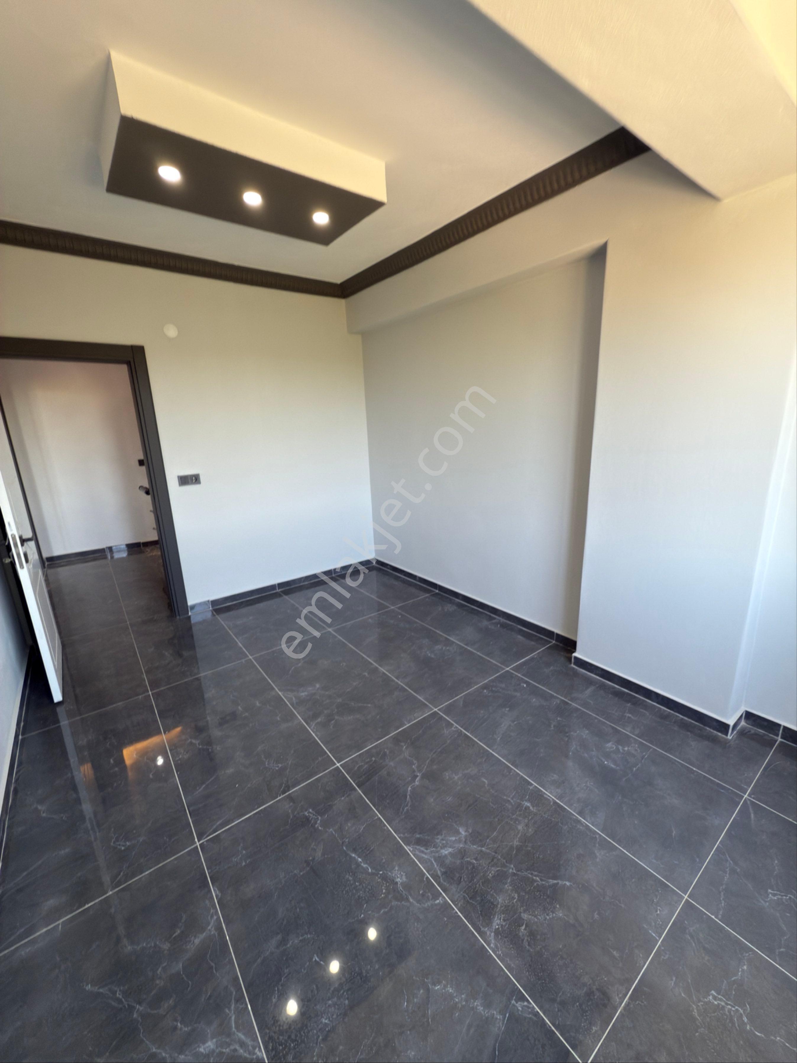 4+1 Özel Araç Otoparklı Denize Yürüme Mesafede Tripleks Villa - Görsel 18