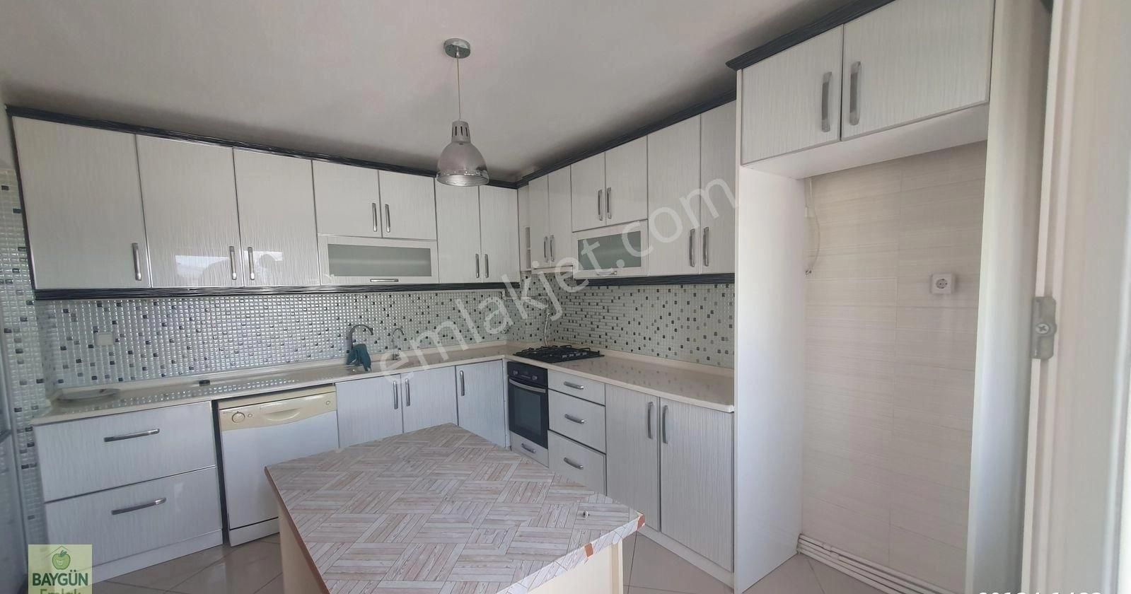 Karabağlar Barış Mahallesi Satılık 2+1 Geniş Daire - Görsel 4