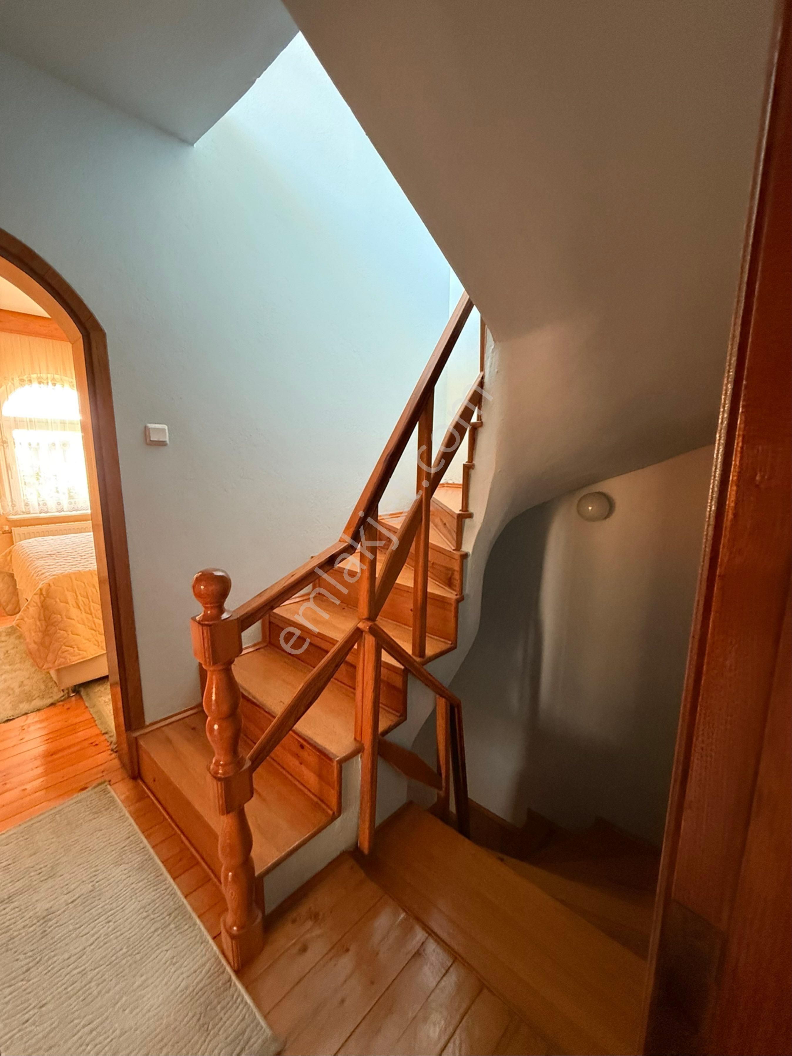 Bursa Gemlik Kumsazda Lüks Satılık Villa - Görsel 23