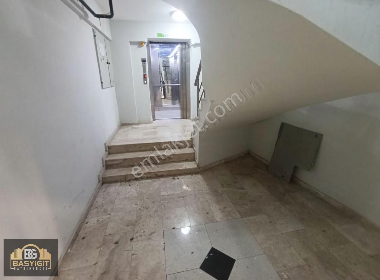 Kethüda Mh.hergelen Meydanı 2+1,80m2. Asansörlü, Satılık Daire - Görsel 2