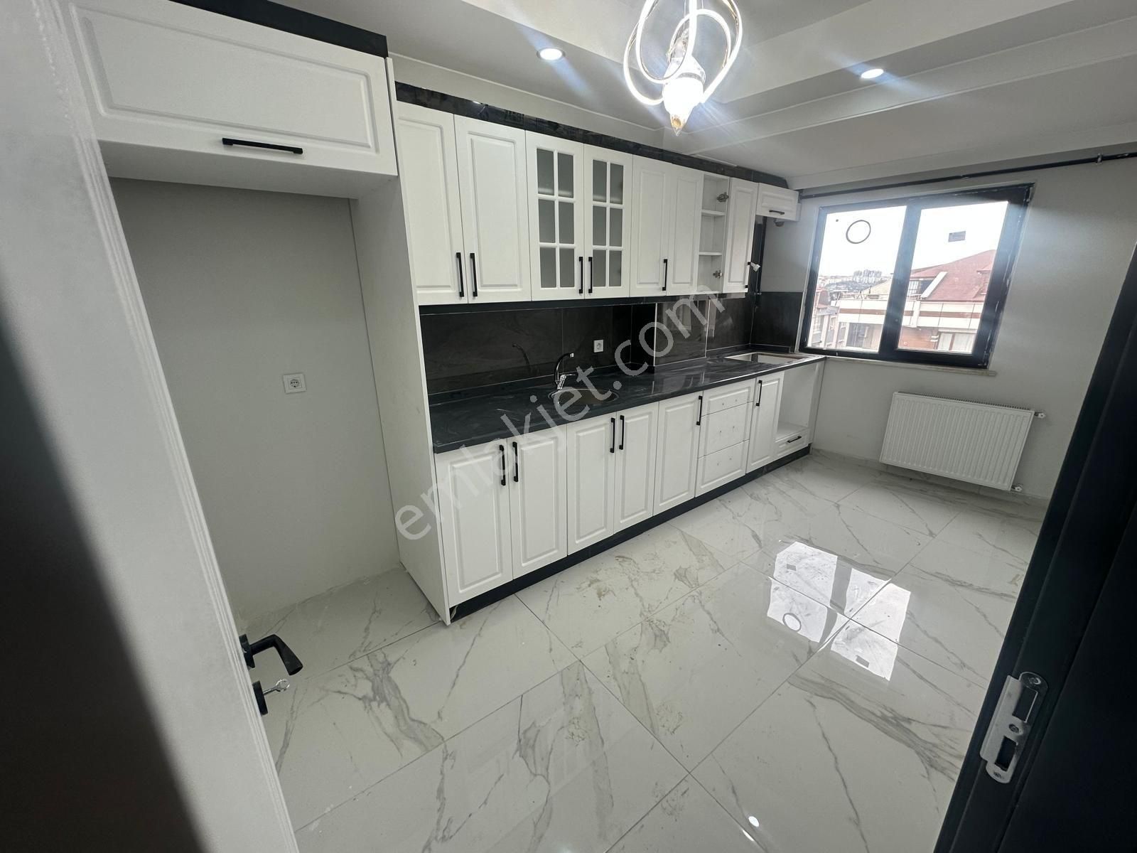 Acil Satılık Ebeveyn Banyolu Sıfır Daire