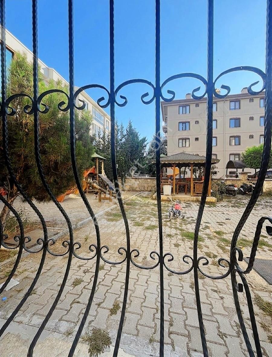 Selçuklu Mah.'de Site İçi-otoparklı-mesken Tapulu-bahçe Katı 3+1 - Görsel 26