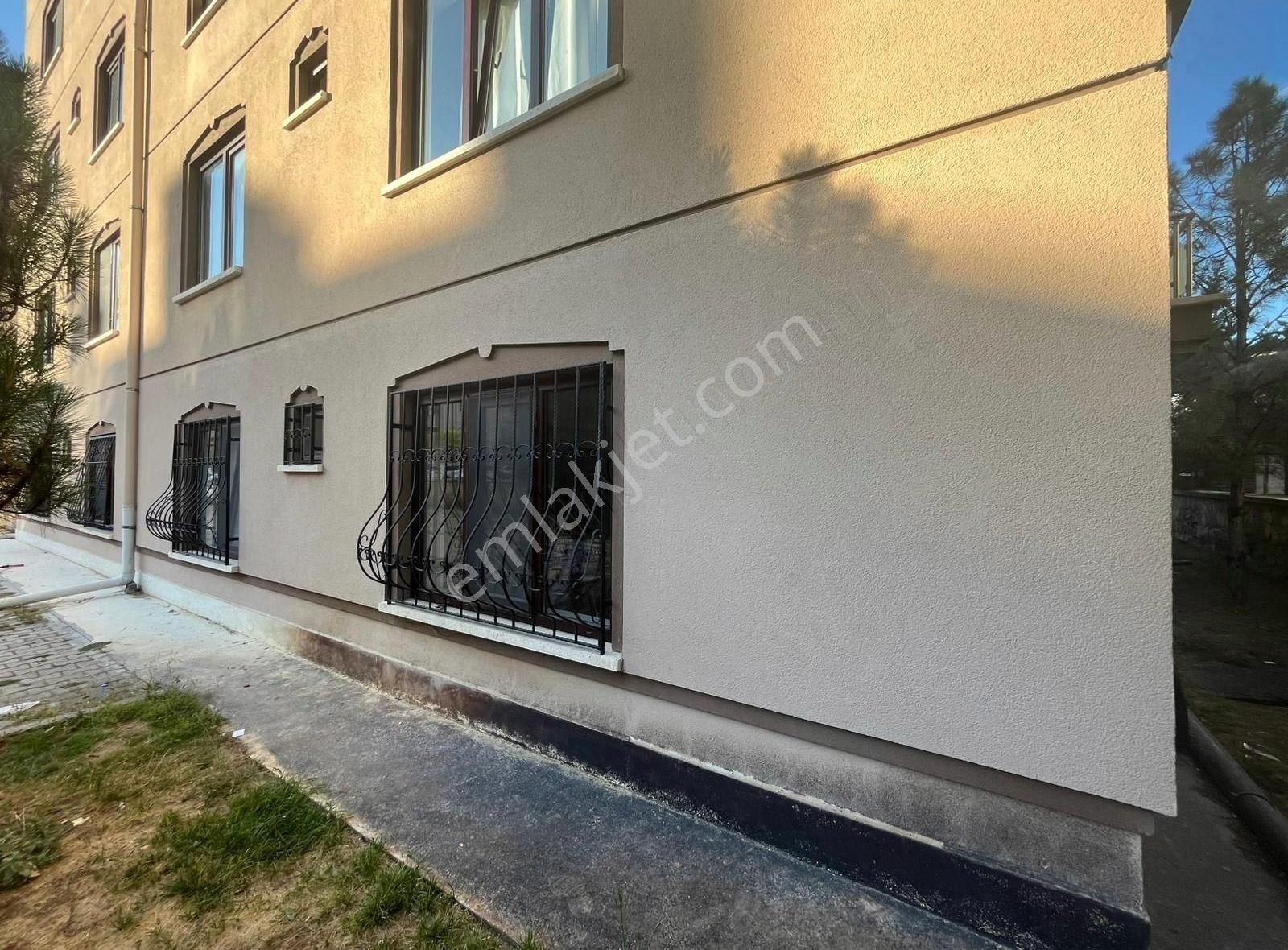 Selçuklu Mah.'de Site İçi-otoparklı-mesken Tapulu-bahçe Katı 3+1 - Görsel 6