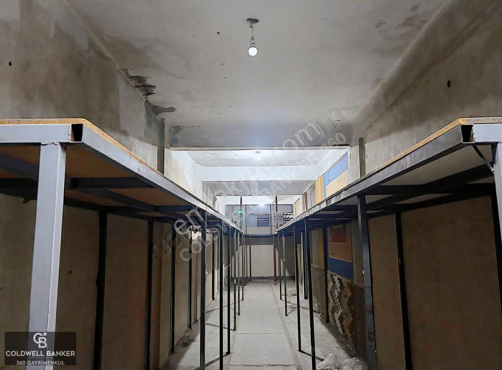 Gıda Çarşısının Ortasında Caddeye Cephe Deviren Kiralık Dükkan - Görsel 6