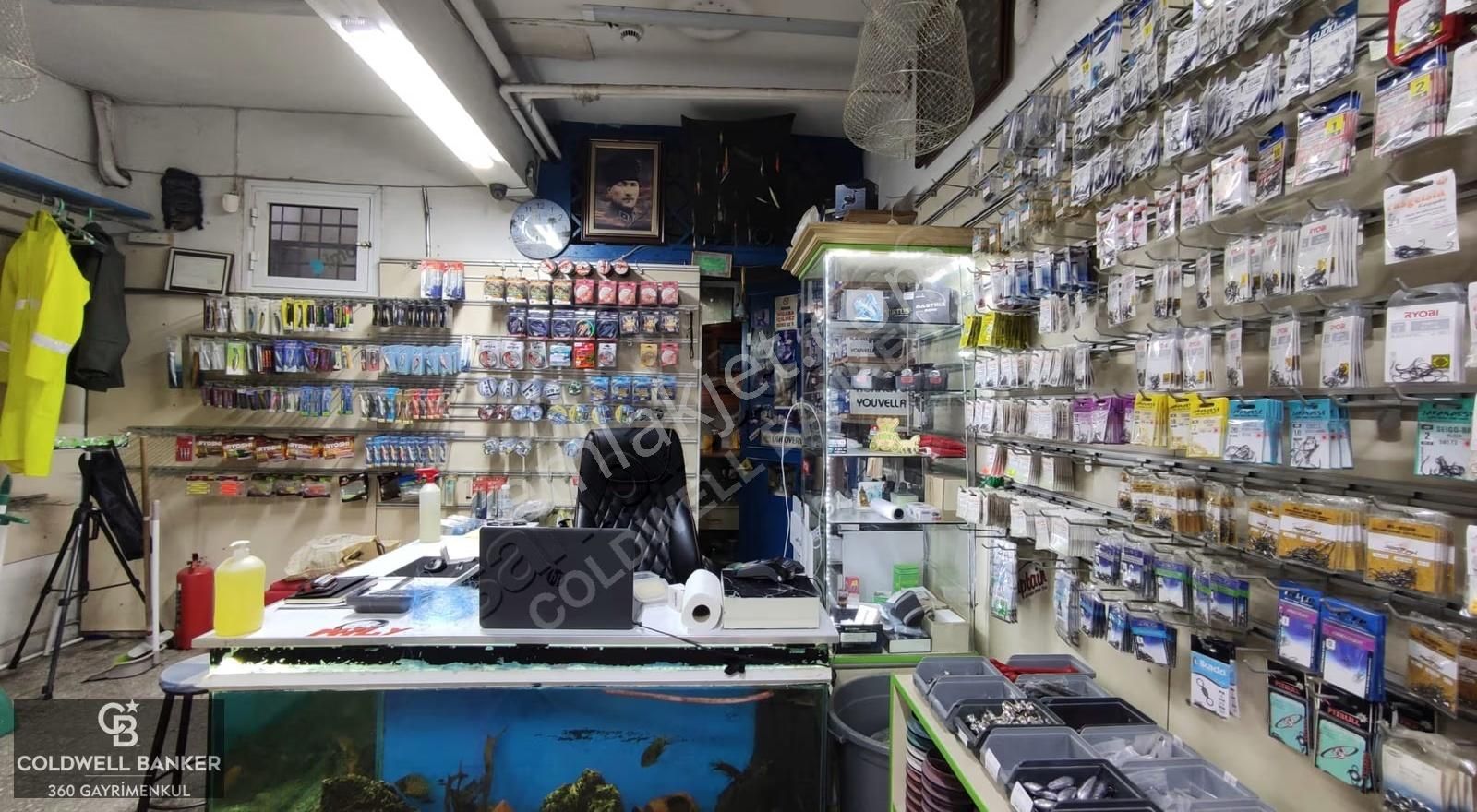 Karşıyaka İskele Karşısı Devren Kiralık Balık Av Malzeme Dükkanı - Görsel 6