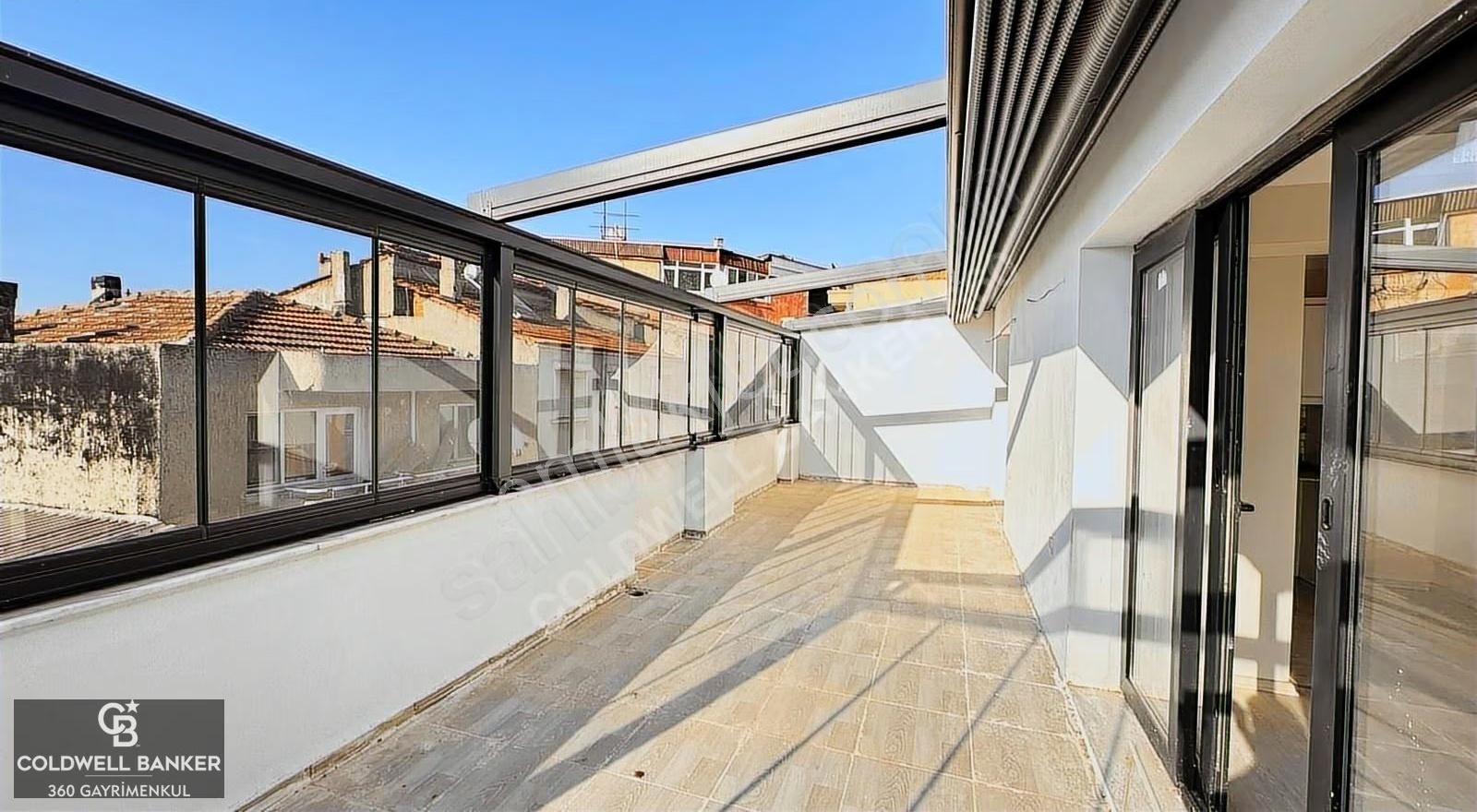 Konak Küçükyalı'da 4+2 Deniz Manzaralı Satılık Dubleks Daire - Görsel 2