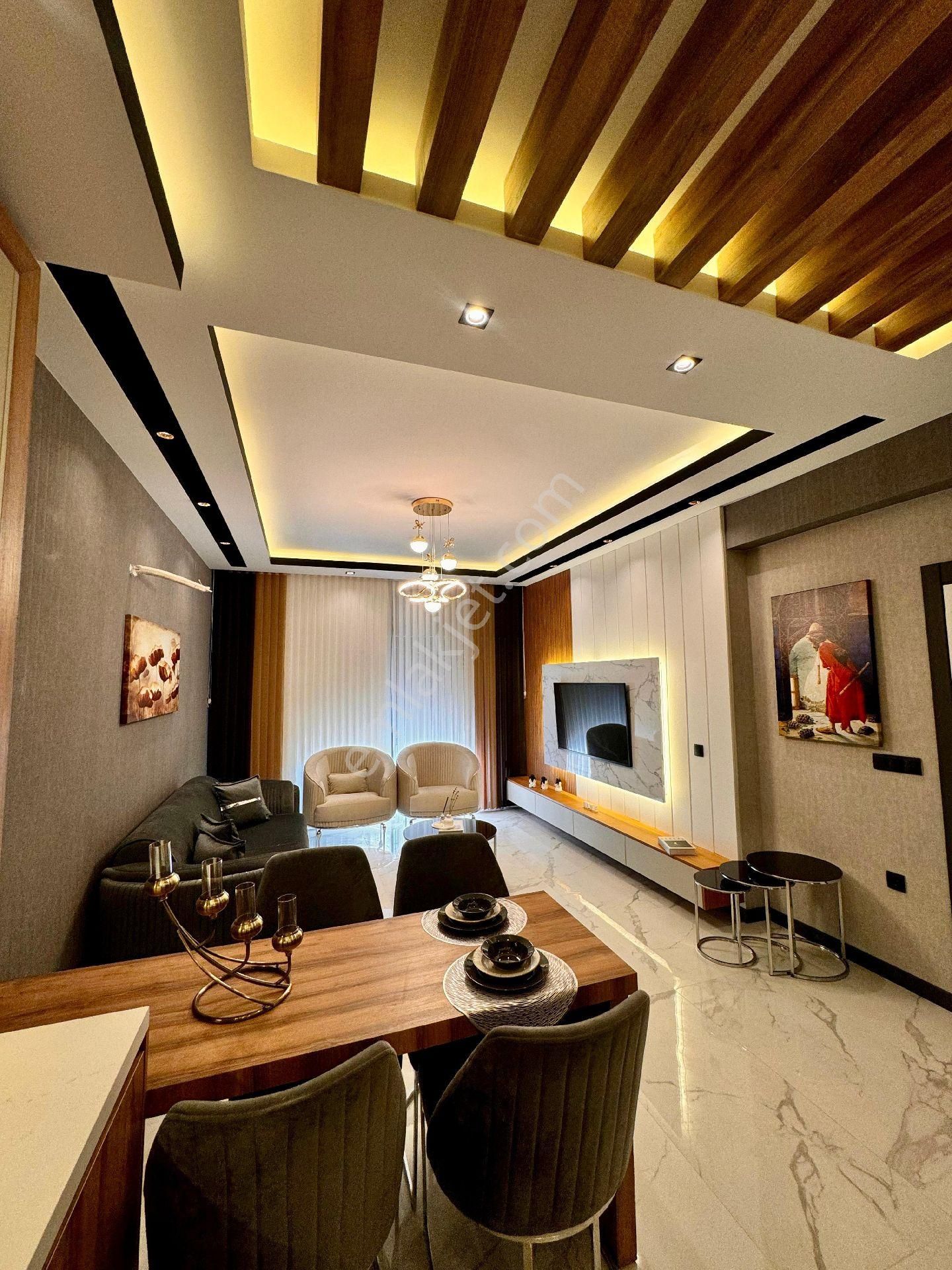 Kuşadası Garaj Arkasında