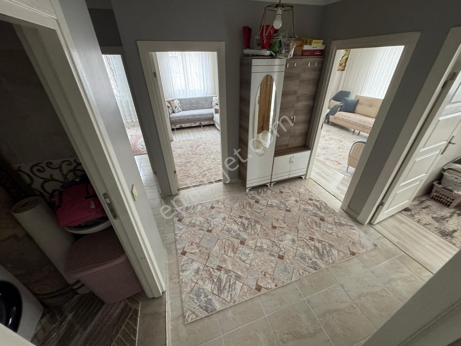 Atatürk Mahallesinde Tek Daire Üzeri Asansörlü İskanlı Ara Kat - Görsel 4