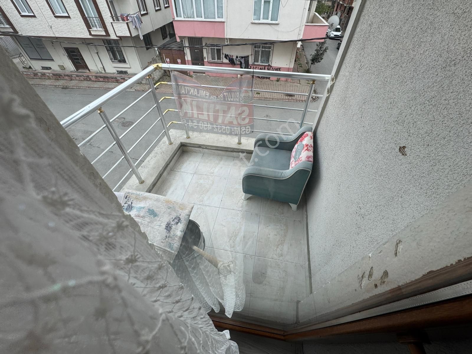 Atatürk Mahallesinde Tek Daire Üzeri Asansörlü İskanlı Ara Kat - Görsel 3