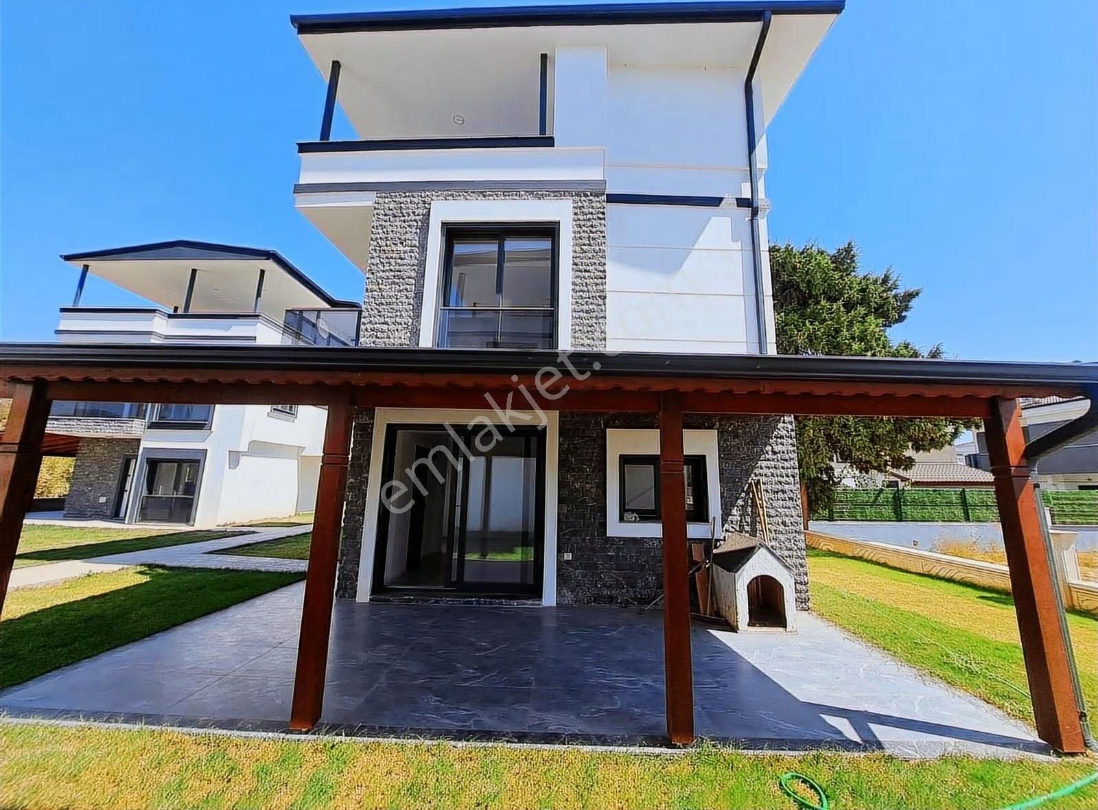 Çiçek Gayrimenkul Den Seferihisar Doğanbey De Satılık 3+1 Villa - Görsel 3