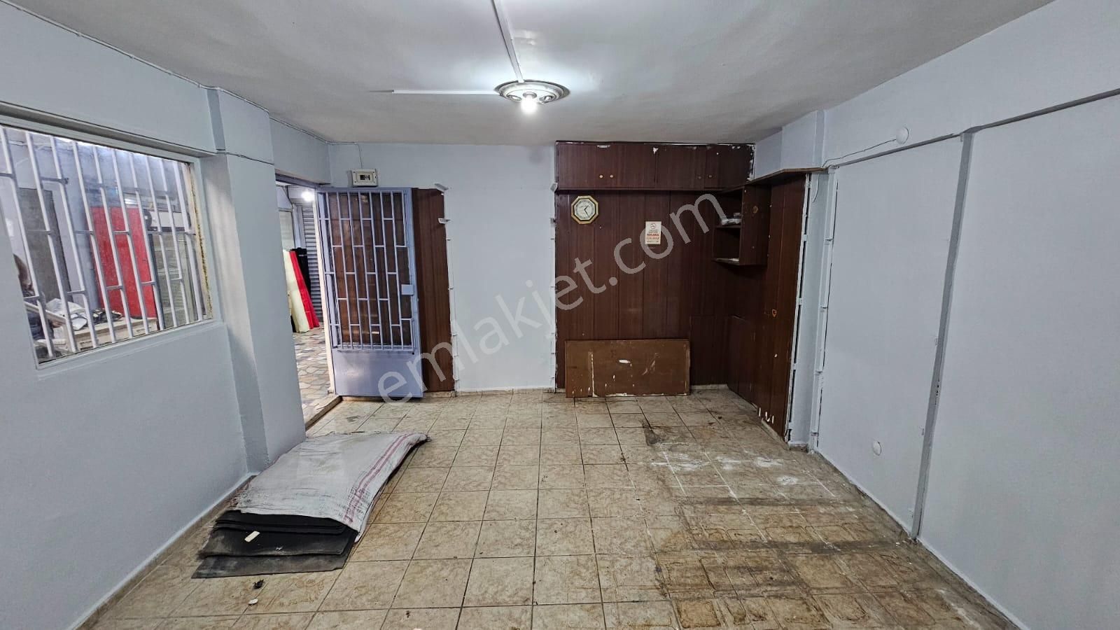 Beyazıt Gedikpaşa Da İş Hanı İcerisinde Satılık Dükkan - Görsel 6