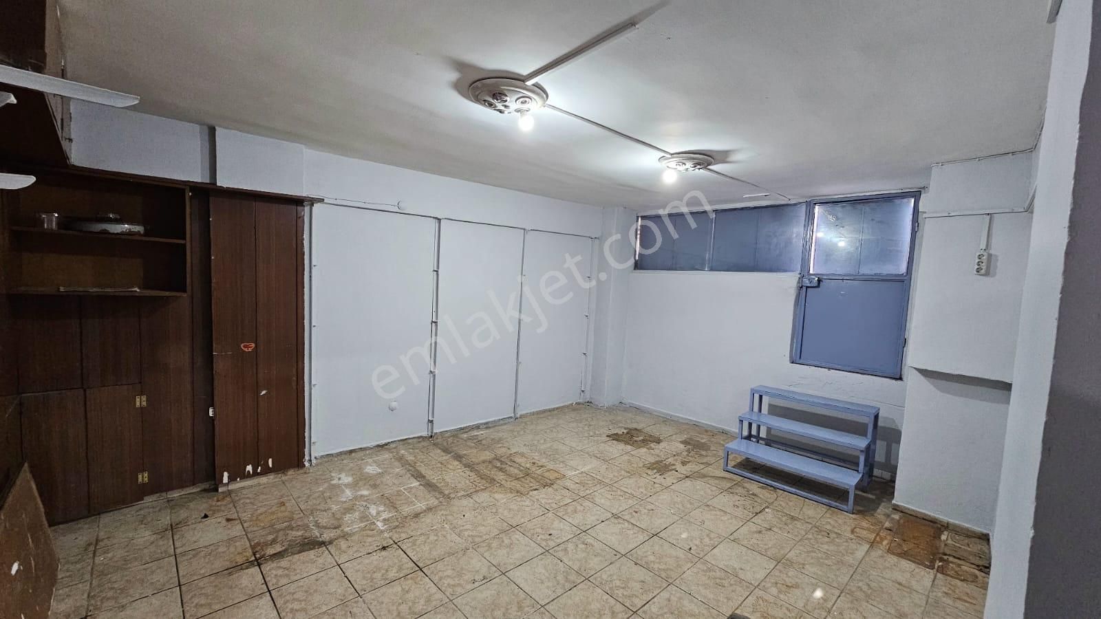 Beyazıt Gedikpaşa Da İş Hanı İcerisinde Satılık Dükkan - Görsel 4