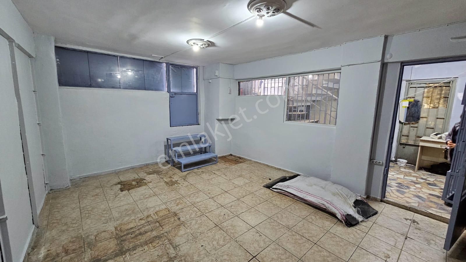 Beyazıt Gedikpaşa Da İş Hanı İcerisinde Satılık Dükkan - Görsel 5