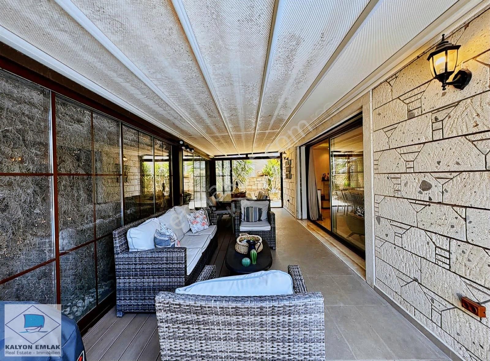 Alaçatı'da Satılık Tam Müstakil Havuzlu Müştemilatlı Lüx Villa - Görsel 16