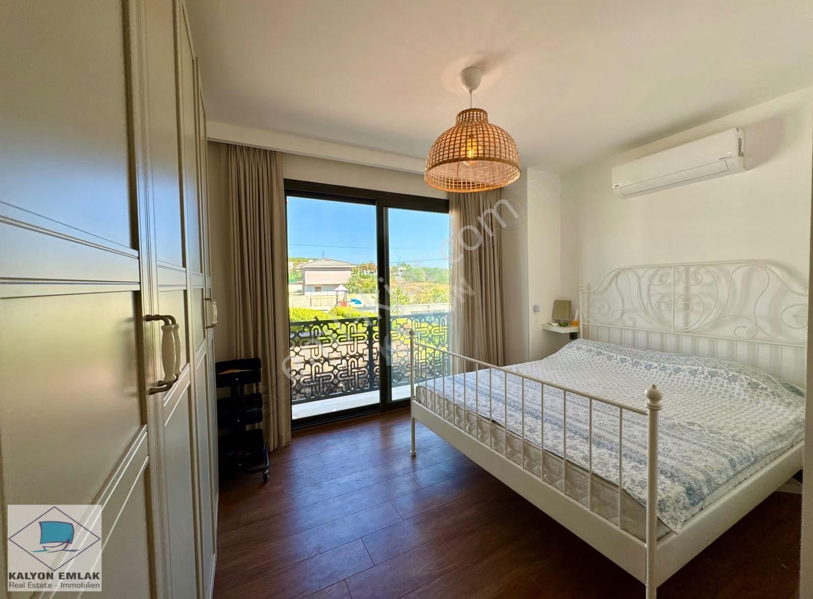 Alaçatı'da Satılık Tam Müstakil Havuzlu Müştemilatlı Lüx Villa - Görsel 23