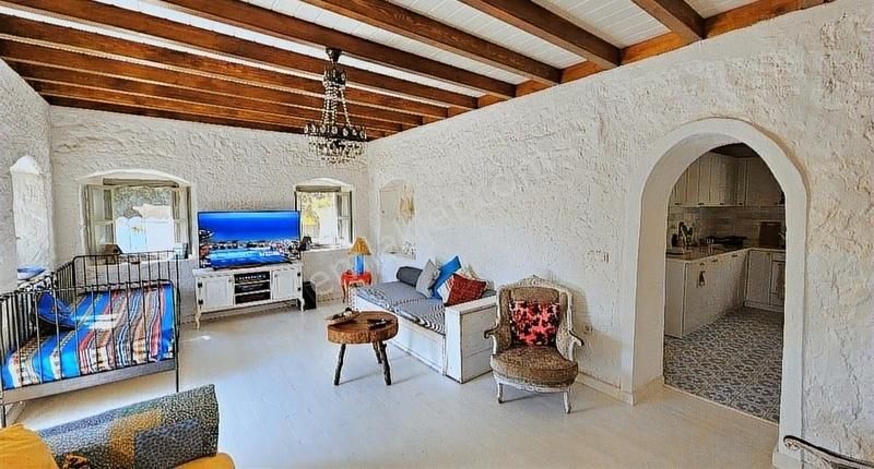 Bodrum Gümüşlükte Satılık Tam Müstakil Orjinal Eşsiz Taş Ev - Görsel 19