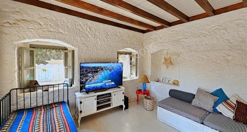 Bodrum Gümüşlükte Satılık Tam Müstakil Orjinal Eşsiz Taş Ev - Görsel 26