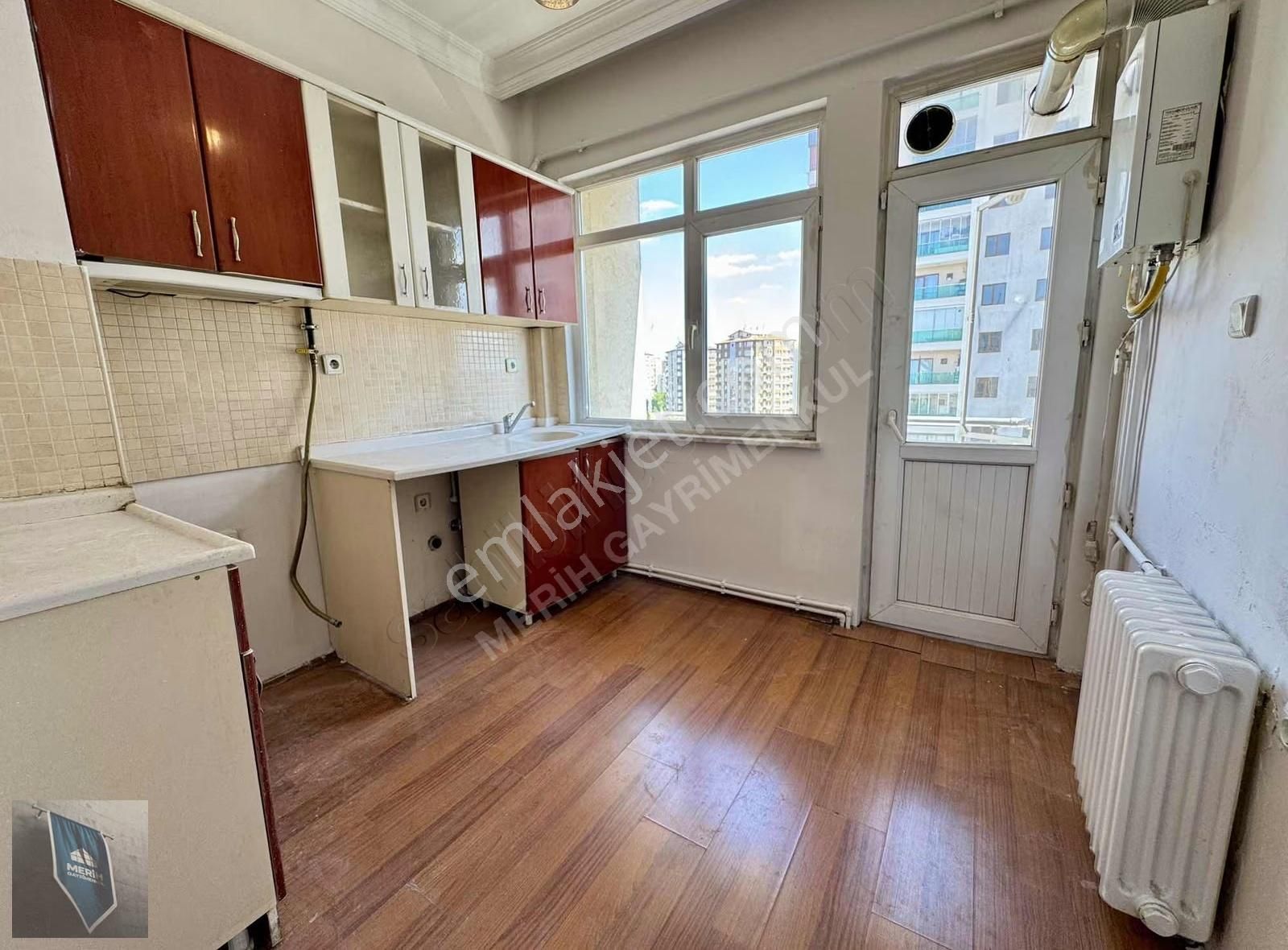 Harika Lokasyonda Uygun Meskenli 3+1 Daire - Görsel 3