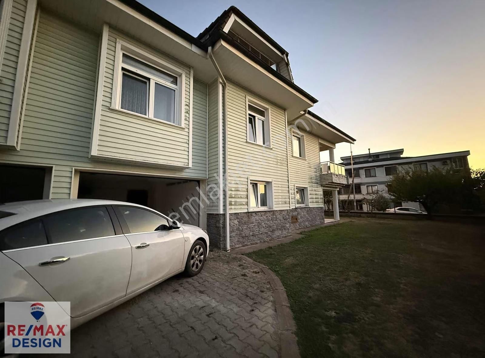 Remax Desıgn Serdıvan Seyır Sitesinde Kiralık Villa - Görsel 14