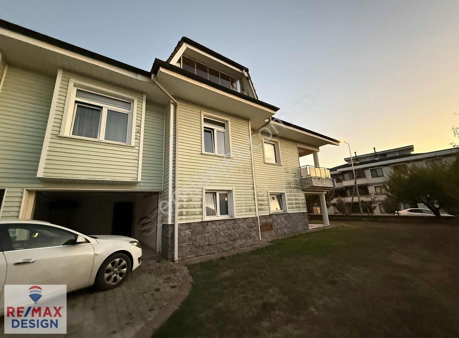 Remax Desıgn Serdıvan Seyır Sitesinde Kiralık Villa - Görsel 18