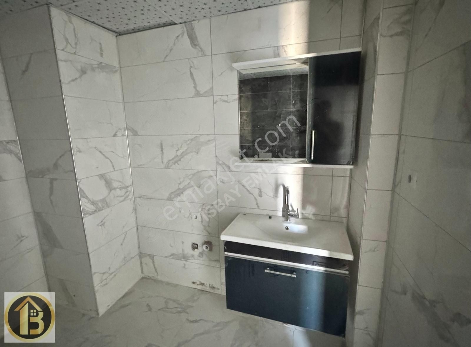 Şoförler Odası Yanı Ana Cadde Üzeri Satılık 2+1 Daire - Görsel 2