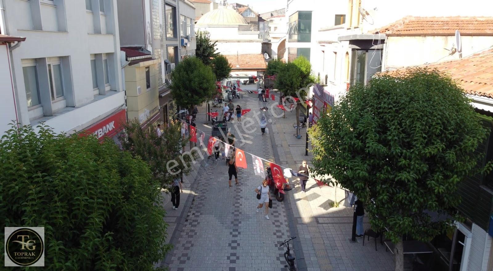Karakaş Mahallesi Cumhuriyet Caddesi Devren Kiralık 165m2 Dükkan - Görsel 2