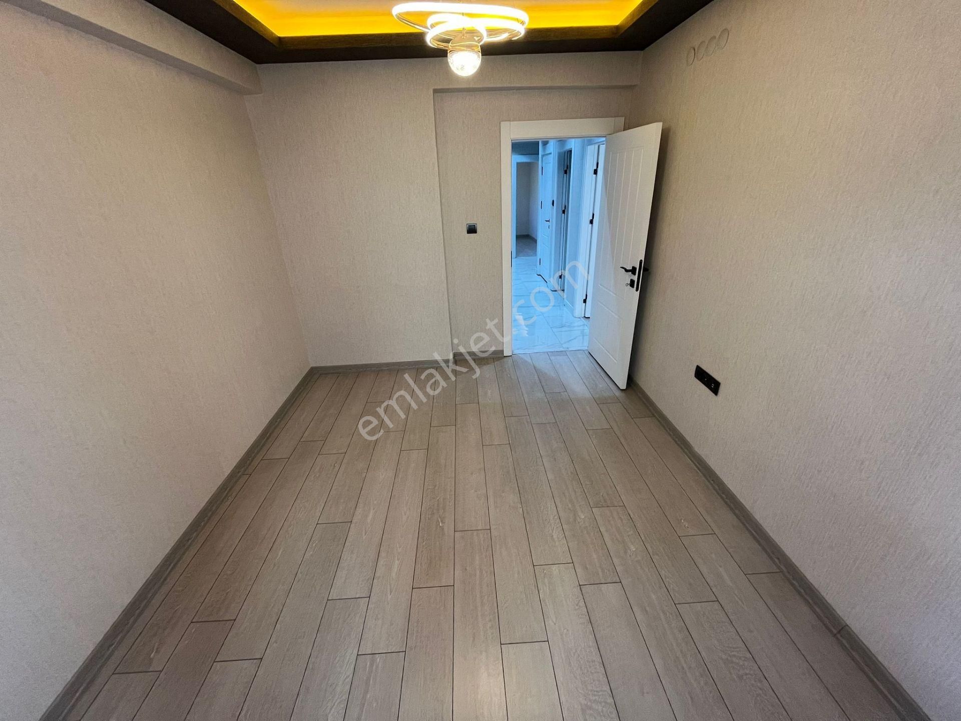 K Ören .de Cadde Okul Dibi Merkezi Yerde İskanlı Oturuma Hazır Daire - Görsel 21