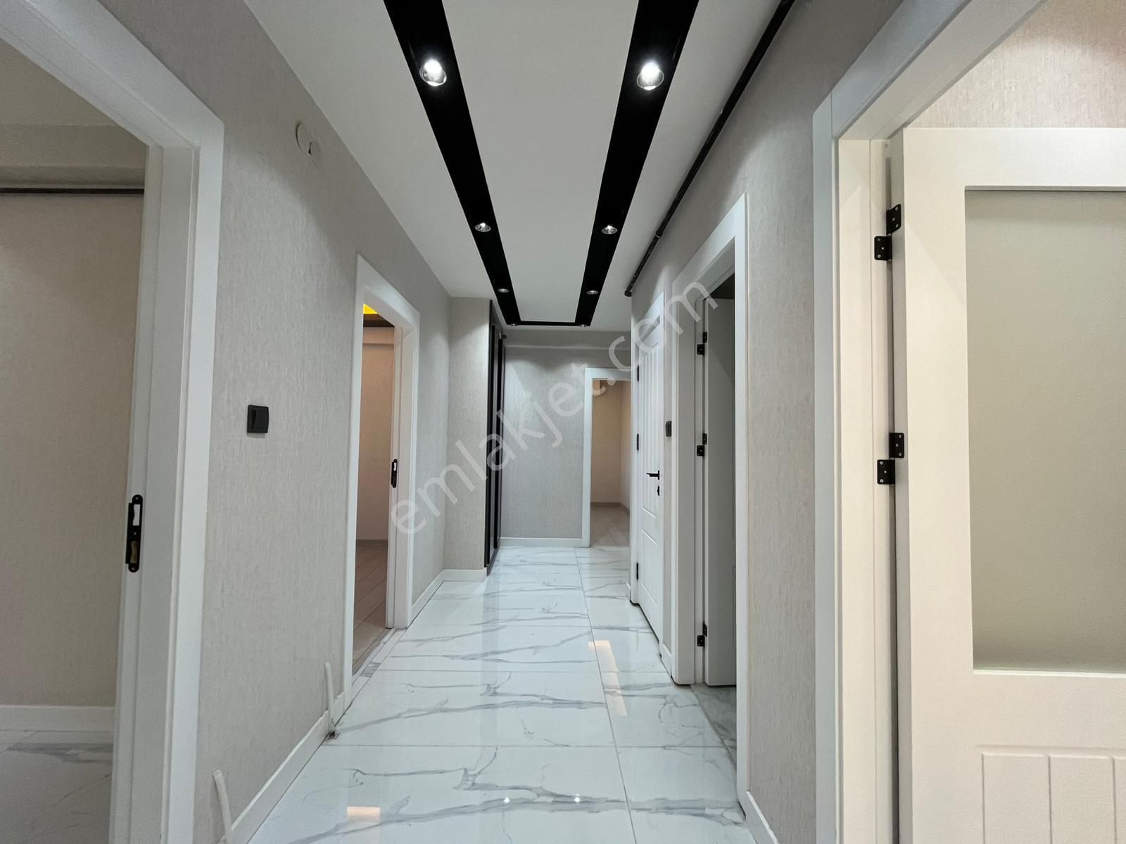 K Ören .de Cadde Okul Dibi Merkezi Yerde İskanlı Oturuma Hazır Daire - Görsel 12