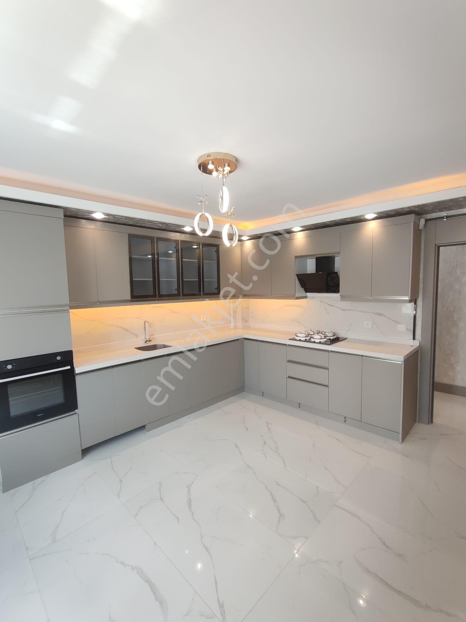 //bilici Gayrimenkul'den//ayaş Yolu Üzerinde 4+1 Kaliteli Yapı