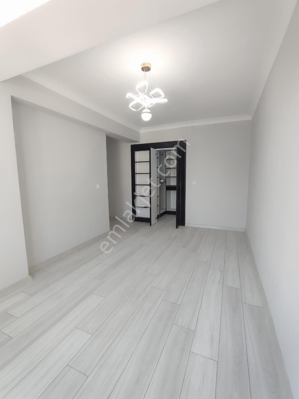 //bilici Gayrimenkul'den// İsçilik Harikası Merkezi Konumda 3+1 Konut - Görsel 9