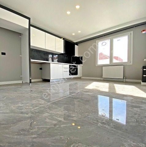 Kavaklı'da Butik Site Konforunda Arakat 2+1 Daire Sizi Bekliyor! - Görsel 12