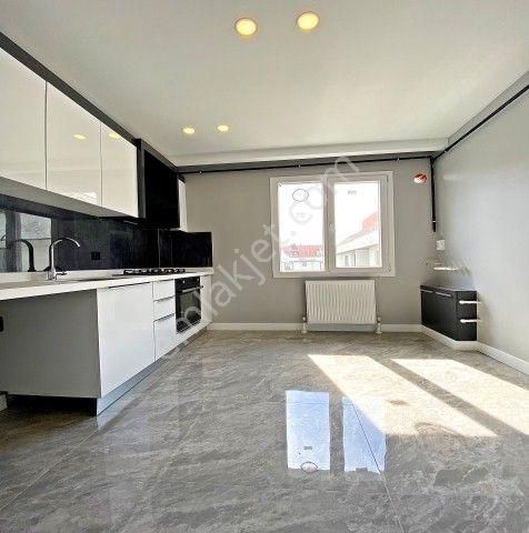 Kavaklı'da Butik Site Konforunda Arakat 2+1 Daire Sizi Bekliyor! - Görsel 15