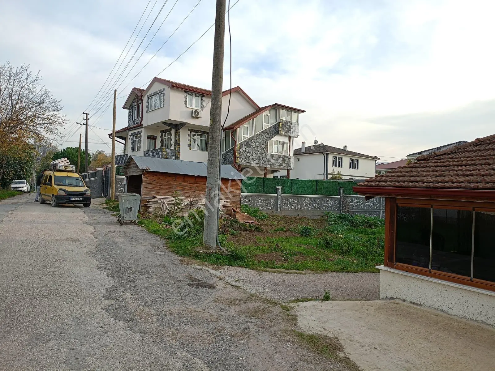 Akyazı Merkezde Satılık 488m² İmarlı Arsa - Görsel 3