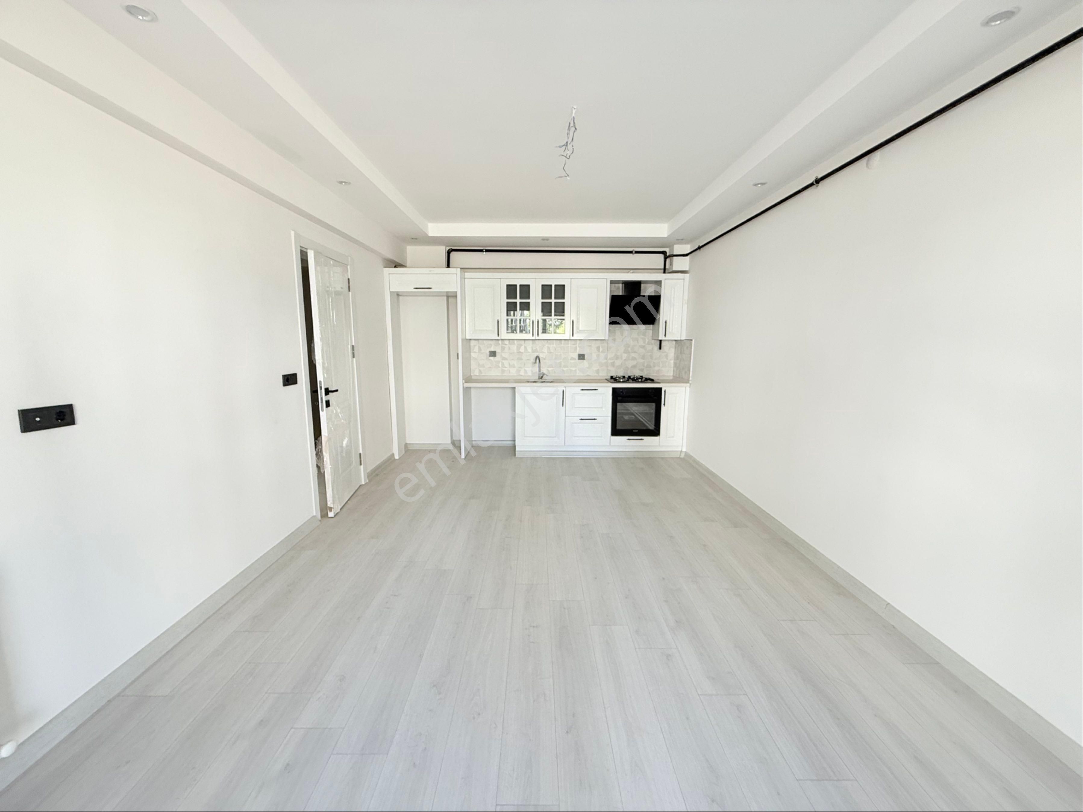 Emlak Center'dan Muradiye Mah Satılık 2+1 Sıfır Daire