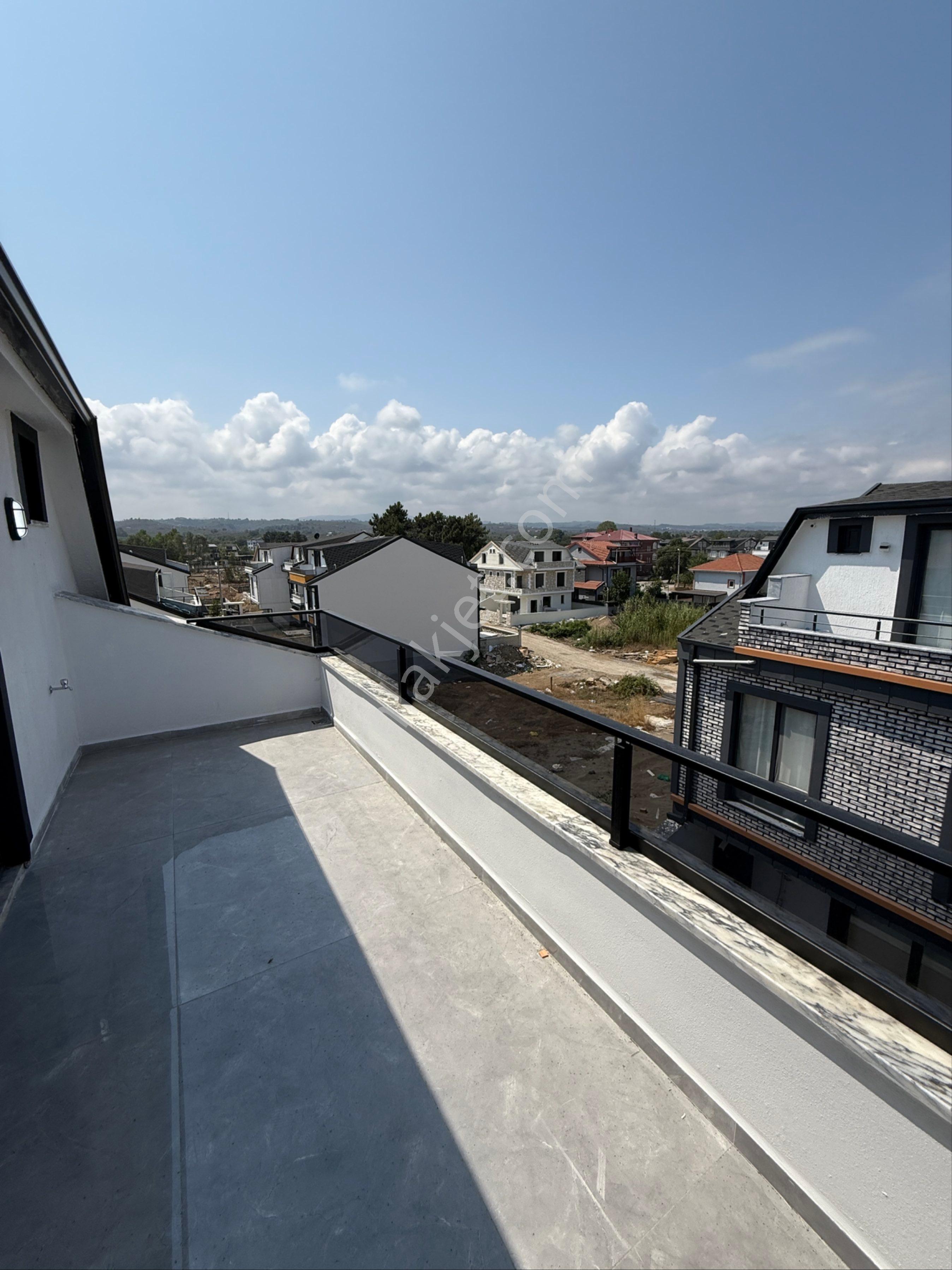 Denize Yürüme Mesafede Havuzlu Lüks Tripleks Villa - Görsel 26