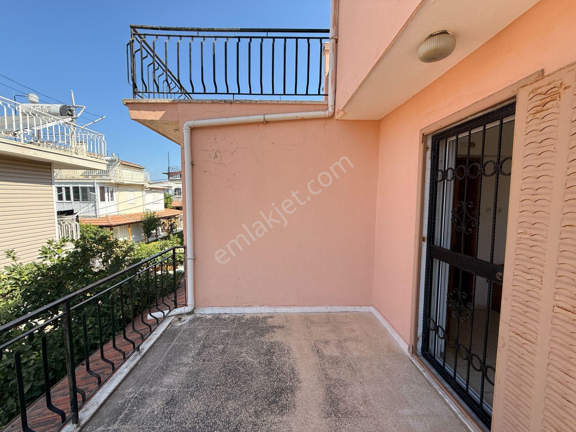 Davutlarda Denize Çok Yakın Geniş Bahçeli 3+1 Tripleks Yazlık - Görsel 13