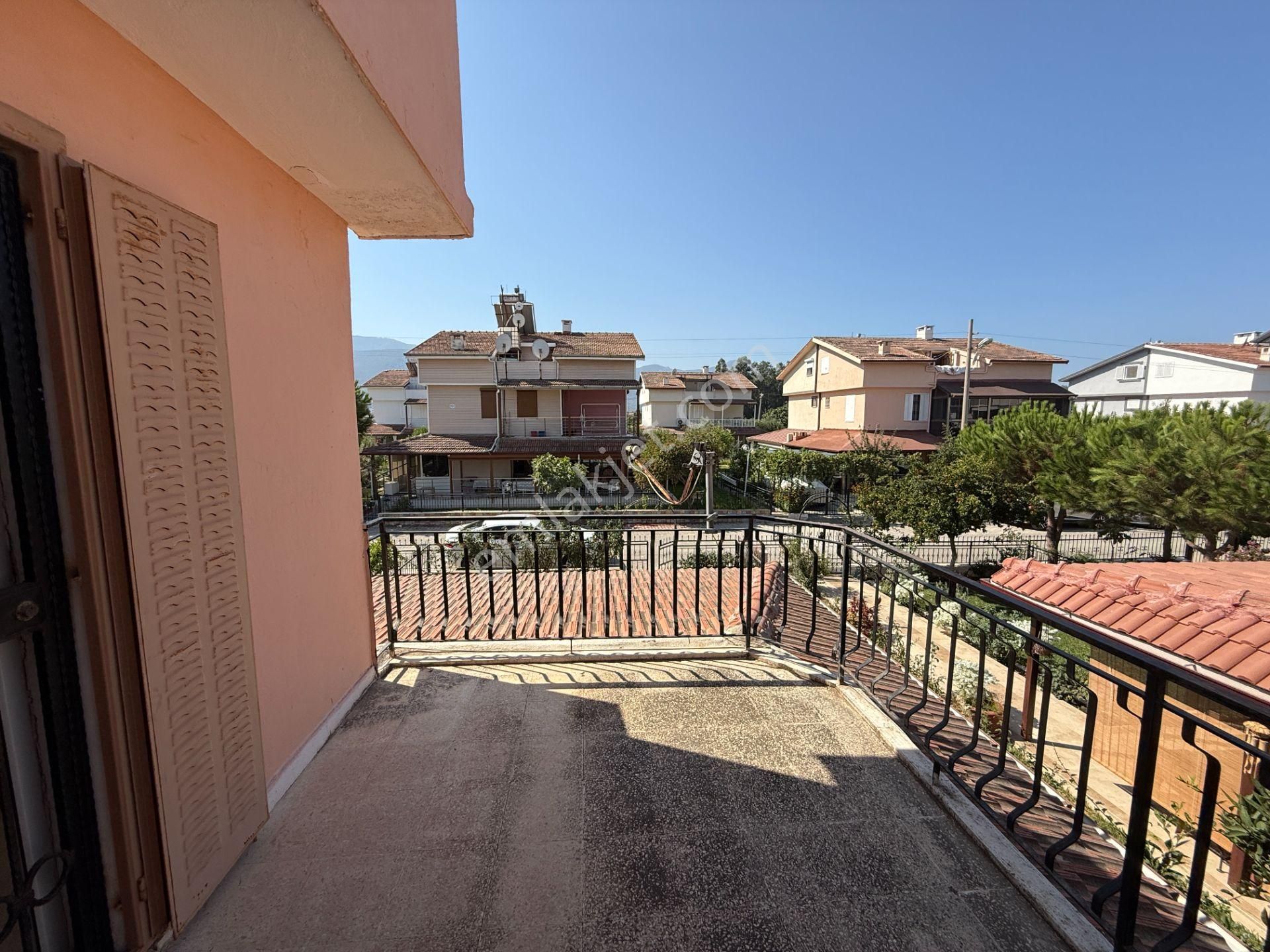 Davutlarda Denize Çok Yakın Geniş Bahçeli 3+1 Tripleks Yazlık - Görsel 16