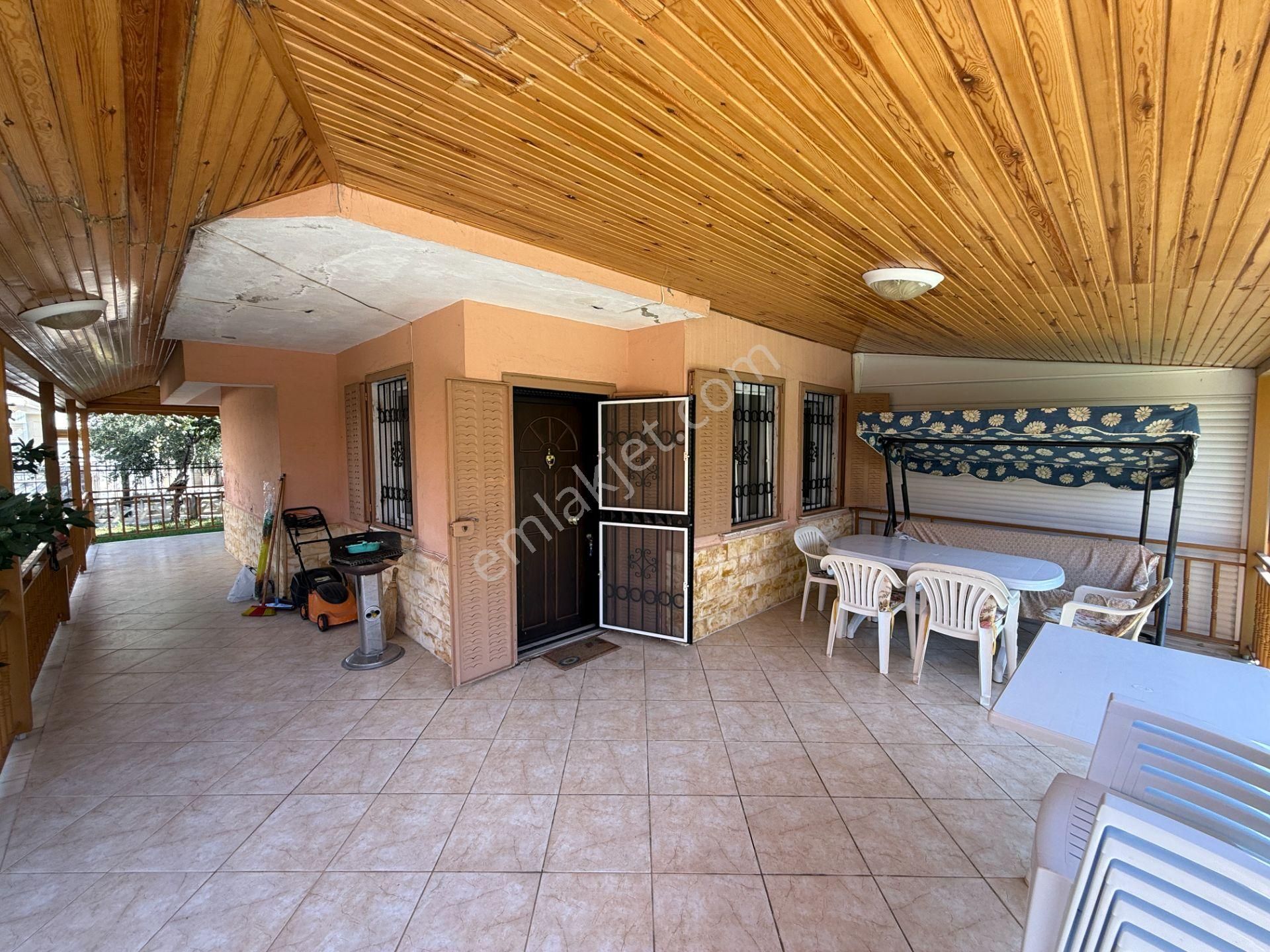 Davutlarda Denize Çok Yakın Geniş Bahçeli 3+1 Tripleks Yazlık - Görsel 12